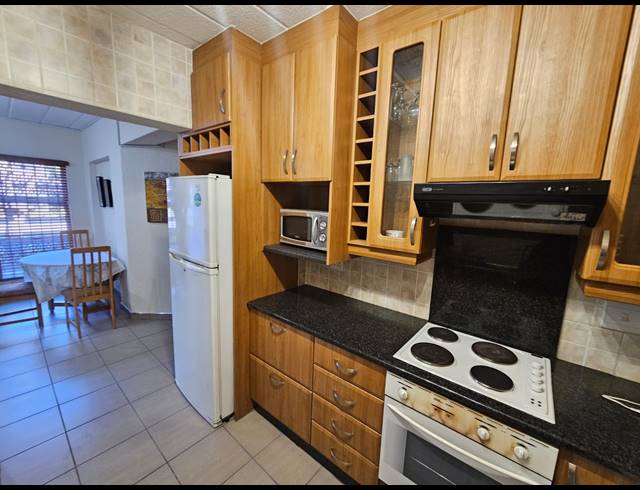3 BEDROOM FLAT TO LET IN VAALPARK